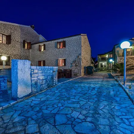 Apartment Dalmatino.1 * Vir