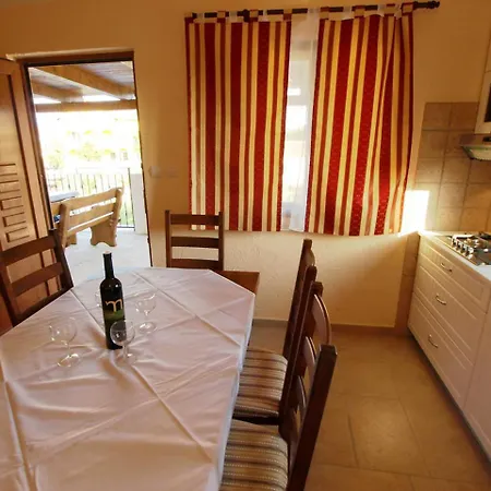 Apartment Dalmatino.1 דירה